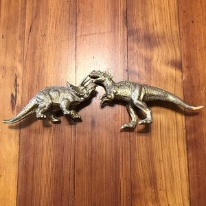 ✨Set of 2 Plastic Dinosaurs